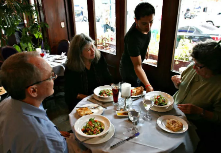 Un 92% de los restaurantes permanecen cerrados todavía.