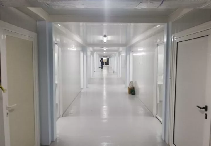 El hospital modular estará dotado de 100 camas para la Unidad de Cuidados Intensivos y semi intensivos. Foto: MOP