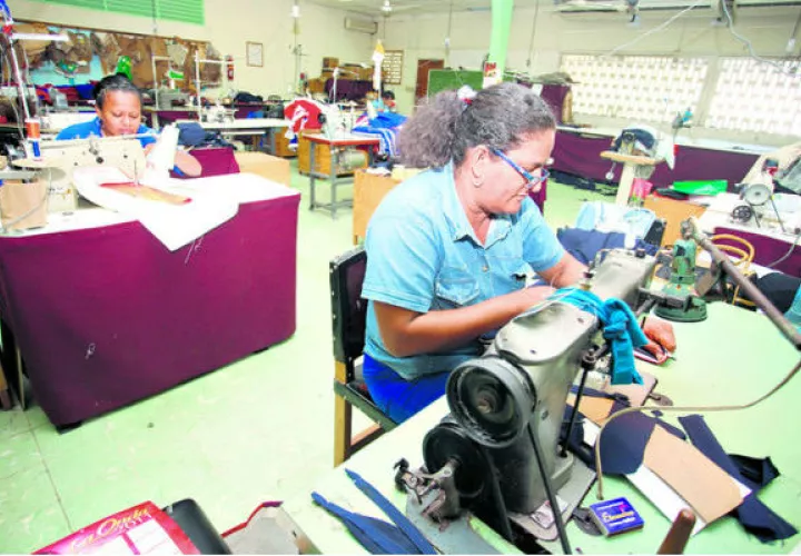 El 80% de los encuestados manifestaron haber tenido disminución de sus ventas.