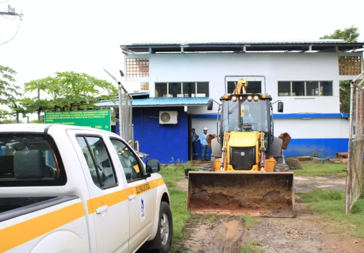 El Idaan, habilitó generadores que estuvieron trabajando por varias horas continuas para evitar el desabastecimiento de agua en Chitré, Monagrillo y alrededores.