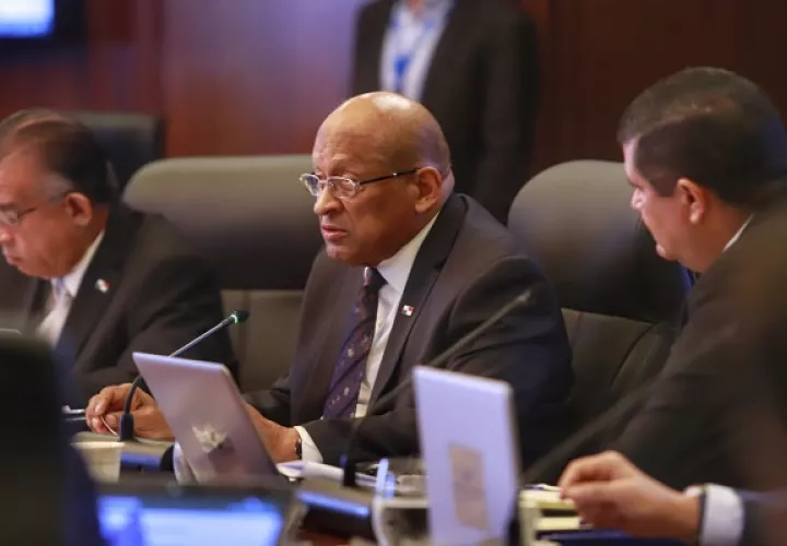 Héctor Alexander se refirió a la estrategia financiera para enfrentar el COVID-19.
