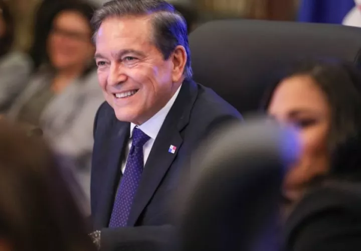 El presidente Laurentino Cortizo se ha comprometido a llamar a un diálogo nacional para abordar la crisis a la Caja de Seguro Social y la crisis económica generada por la pandemia de COVID-19.