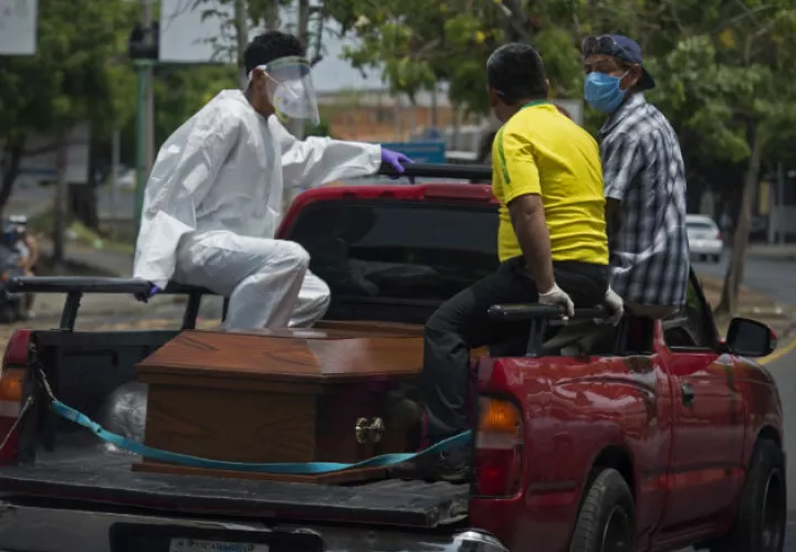 Opositores nicaragüenses en Costa Rica denuncian que el Gobierno de Ortega usa el COVID-19 para reprimir. Fotos: EFE.