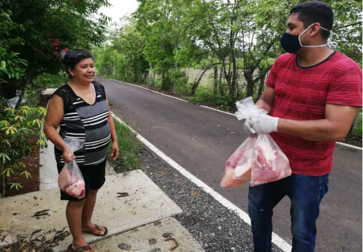 Los porcinocultores mantendrán la distribución todos los sábados. Fotos: Thays Domínguez.