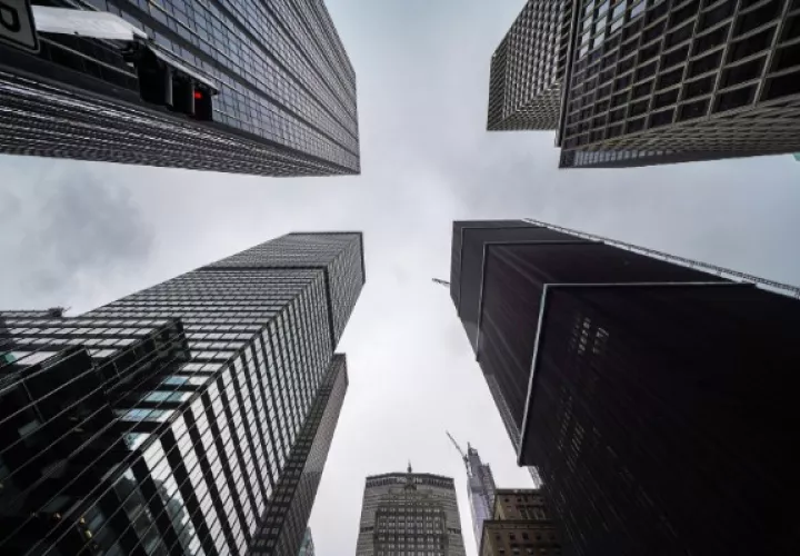 Rascacielos usados como edificios de oficinas a lo largo de la avenida Park en Nueva York, el 8 de mayo de 2020. (Chang W. Lee/The New York Times).