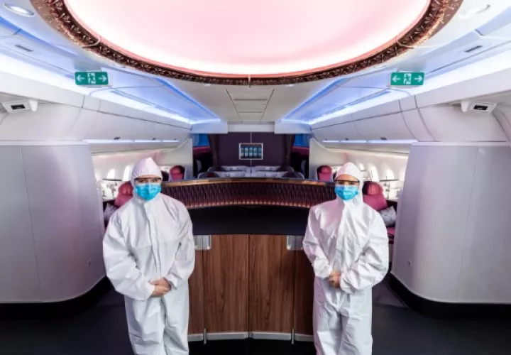 Qatar Airways anunció que implementaría medidas de seguridad adicionales para los pasajeros y la tripulación de cabina. (Qatar Airways vía The New York Times)