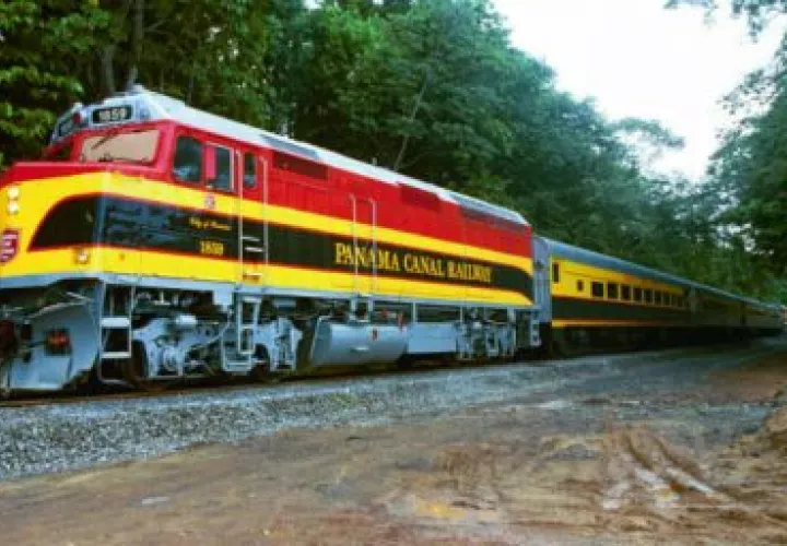 Actualmente con la ausencia del servicio de ferrocarril, que representa más de 1000 movimientos diarios de contenedores, se están observando cuellos de botella y largas filas en los puertos.