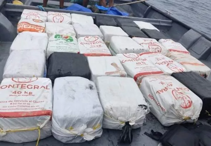 Mil 769 paquetes de cocaína y 21 paquetes de marihuana, fueron detectados el 27 de agosto, que eran transportados en una lancha rápida, que fue interceptada por una nave del Servicio Nacional Aeronaval (Senan) a unas quince millas náuticas al noreste de Isla Grande en la costa atlántica.