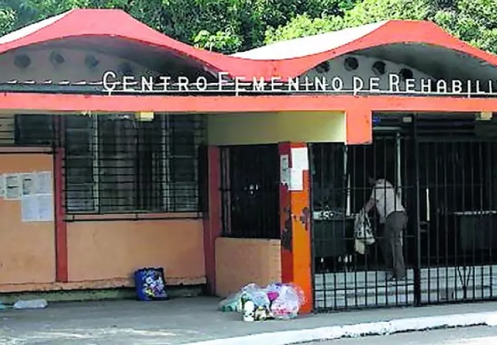 En la prisión femenina se han reportado decenas de casos de COVID-19.