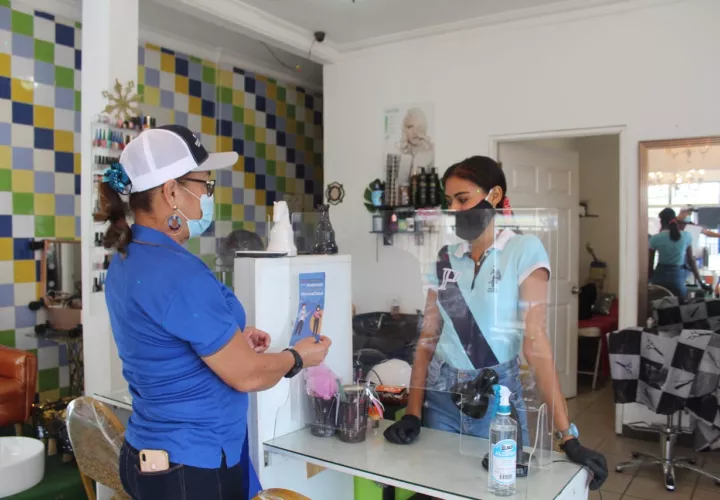 Minsa flexibiliza restricciones por pandemia. 
