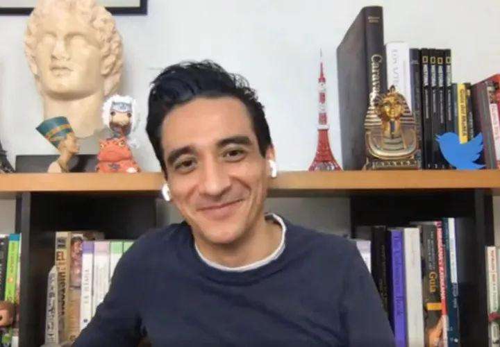 Rafael Poulain es mexicano y además de trabajar en una organización en su país, se dedica a compartir historias en redes sociales.