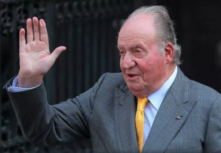 Juan Carlos I abandona España ante el escándalo por sus presuntos negocios