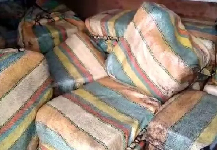 La droga se encontraba en unos sacos dentro de unos vehículos.