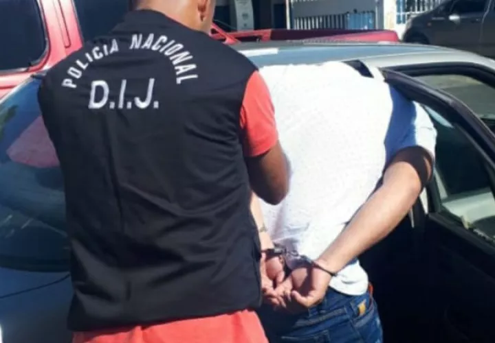 Un sargento de la Policía Nacional fue detenido. Foto: Mayra Madrid.