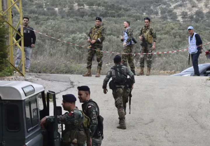 La explosión hace más de un mes en el puerto de Beitur, provocó la dimisión del Gobierno. Fotos: EFE.