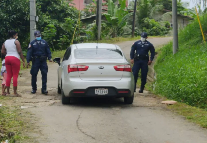 La Policiía Nacional, mantiene vigilancia en el área de Valle Verde. FOTO/DIOMEDES SÁNCHEZ