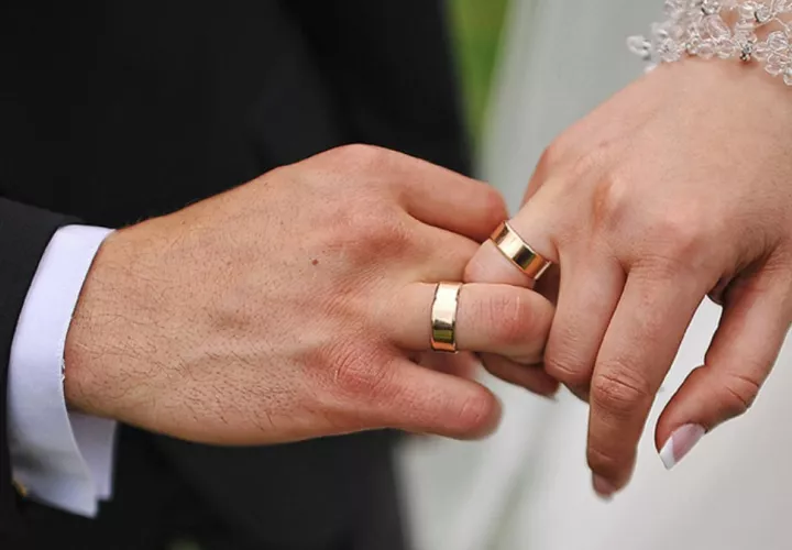 El matrimonio es entre hombre y mujer de acuerdo a lo que es nuestra tradición y nuestra constitución.