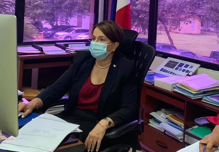 Ministra de Educación Maruja Gorday de Villalobos.