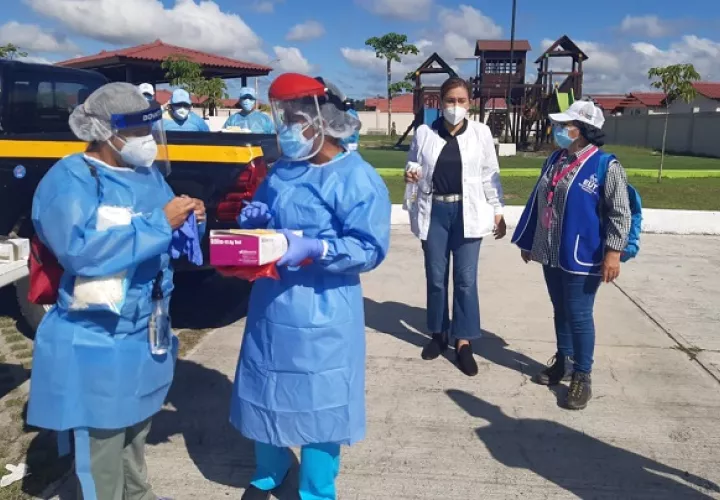 El Equipo de Respuesta Rápida y promoción de la Salud sigue realizando pruebas rápidas de COVID-19 en Panamá Oeste. Foto cortesía Minsa