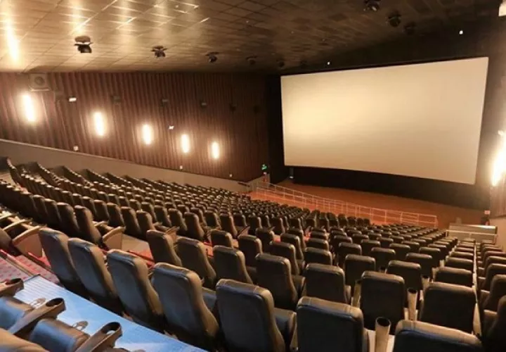 Luego de siete meses y medio, las salas de cine vuelven a abrir sus puertas en Panamá.  Foto Instagram @tonybarclay