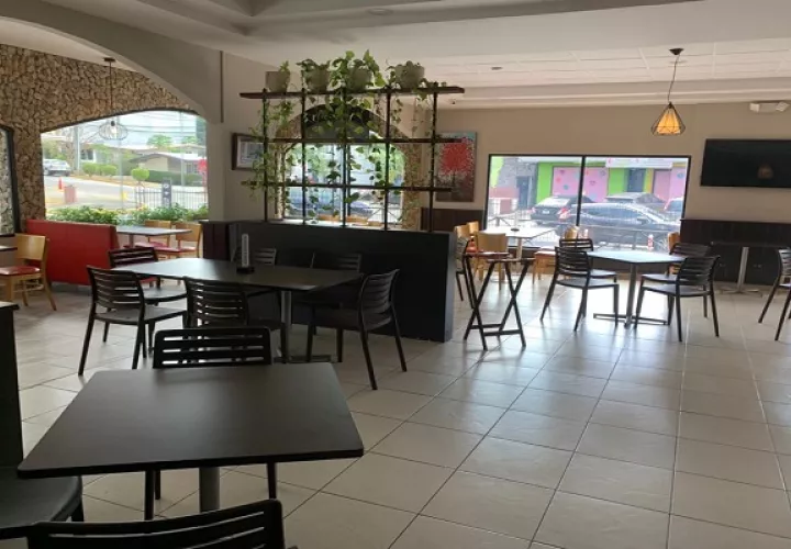 El viceministro reconoció que la mayoría de restaurantes están acatando las medidas y operando de forma correcta, no obstante, hay una minoría que insiste en funcionar a su modo.
