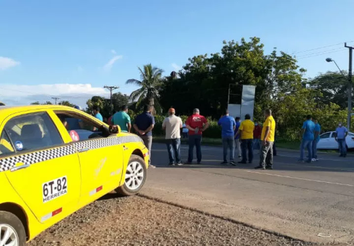 La reunión de los transportistas selectivos fue en la ciudad de Chitré. Foto: Thays Domínguez.