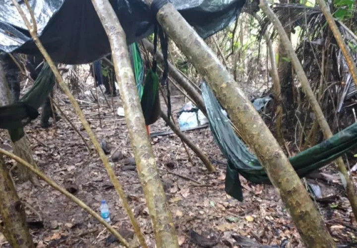 En el campamento estaban colocadas tres hamacas. Foto: Cortesía.