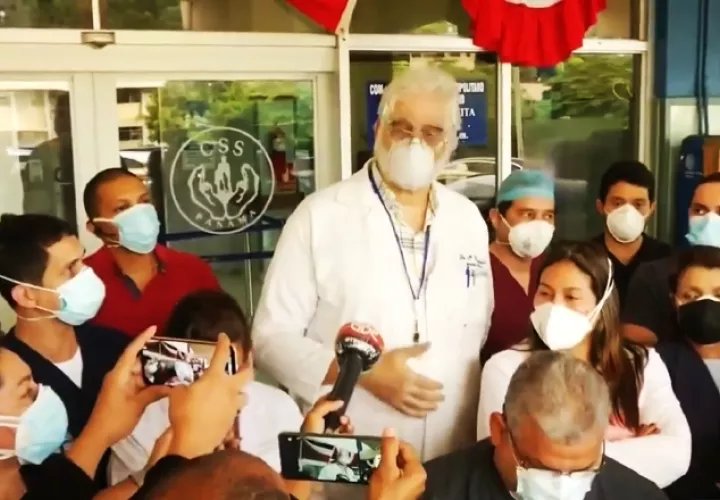 Un grupo de 23 médicos intensivistas del Complejo Hospitalario denunciaron que se les pone en riesgo por la falta de recursos.