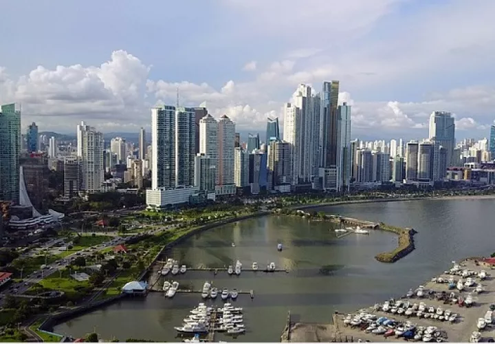 El impacto de la pandemia de la COVID-19 ha dejado a muchos sectores económicos muy golpeados en Panamá, entre ellos las aseguradoras. Foto: Wikipedia