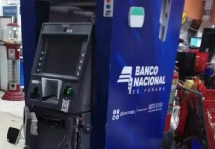  Al cajero automático del BNP violentado, no le lograron sacar el dinero. Foto: José Vásquez.