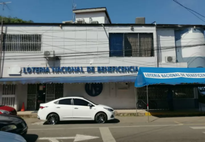 Las oficinas de la LNB en Herrera, fueron cerradas por 48 horas. Foto:Thays Domínguez