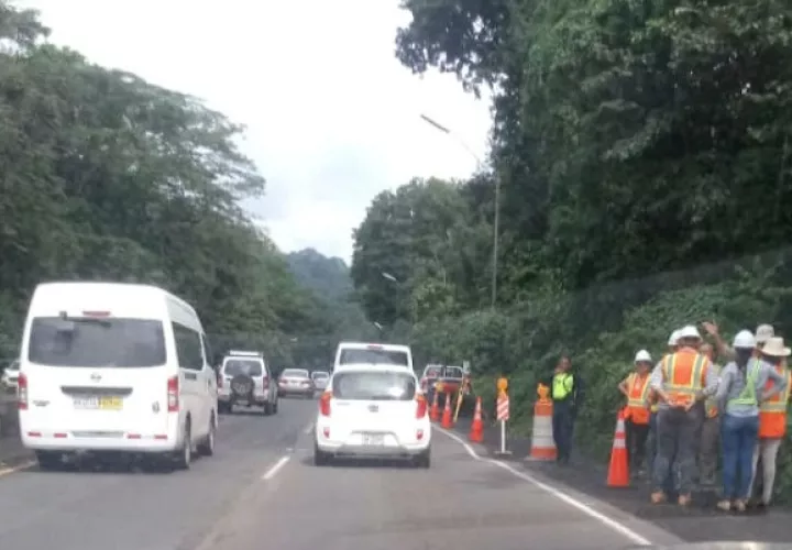  se suspenderá el tráfico por esta vía durante 20 minutos, entre las 12:00 p.m. y 2:00 p.m.