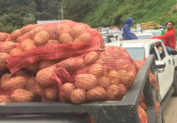 Durante fin de año se incrementa el consumo de cebolla, papa y otros rubros. Foto: José Vásquez.