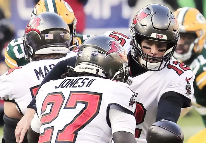 Brady no se cansa de hacer historia. EFE