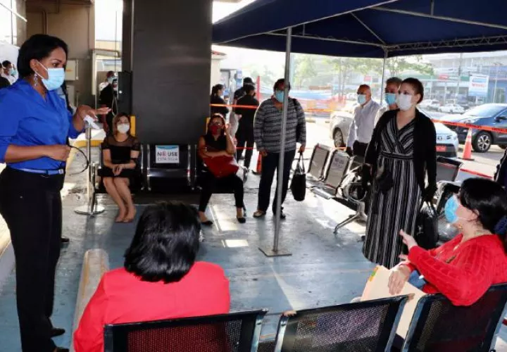 Trámites para regular estatus migratorio