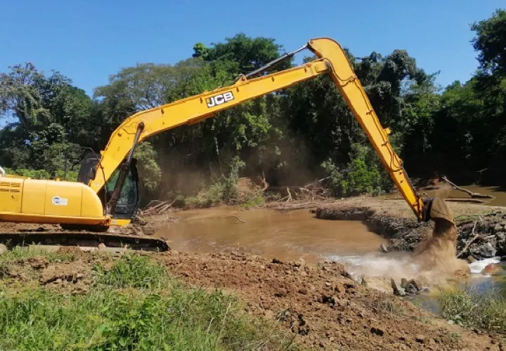 A través de esta represa, se logrará subir el nivel del agua y así evitar los problemas que se suscitaron el año pasado con el bajo caudal del afluente.