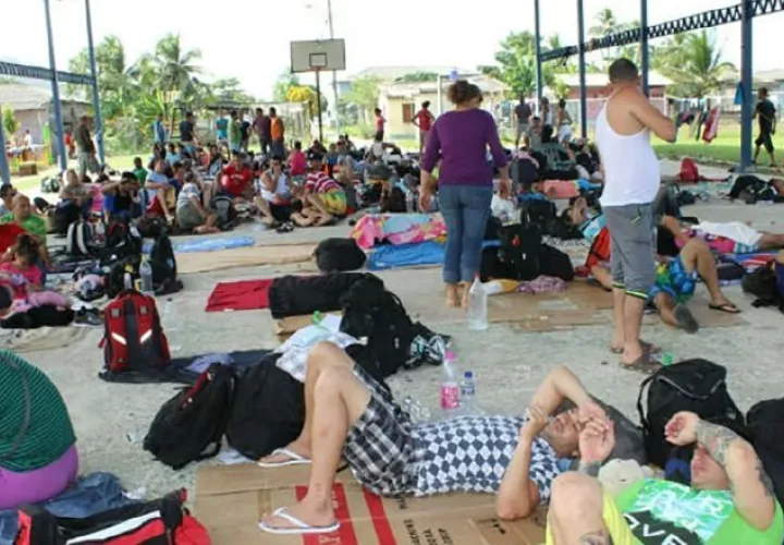 Miles de migrantes se encuentran varados en Panamá. Archivo