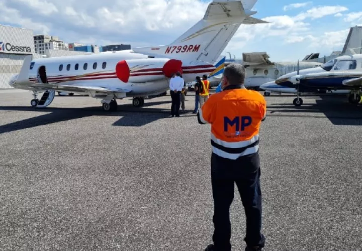 Aeronave propiedad de Ricardo Martinelli retenida en Guatemala tras denuncia anónima. Foto:Cortesía