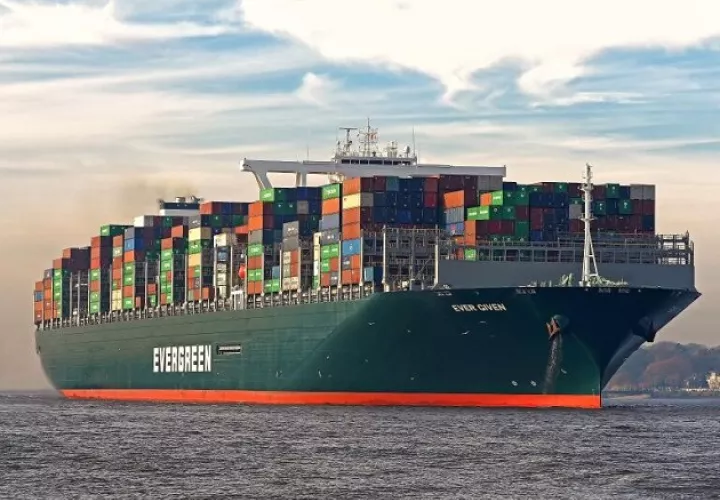 La nave Ever Given "se ladeó en el kilómetro 151 del canal mientras lo cruzaba desde el sur procedente de China camino a Rotterdam".