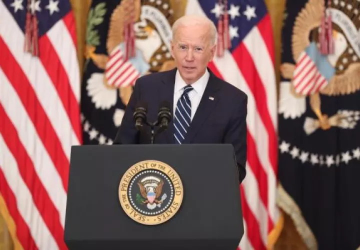 El presidente de EE.UU., Joe Biden, habla durante la primera rueda de prensa de su mandato. EFE