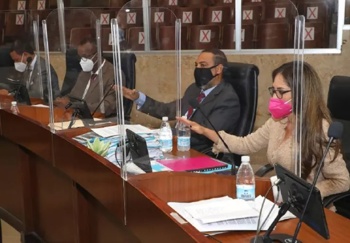 A golpe de curul, los diputados aprobaron el proyecto de ley 508, al cual se le dará tercer debate esta mañana. Cortesía