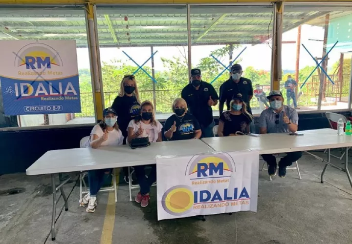 Simpatizantes de Realizando Metas realizan diferentes actividades. 