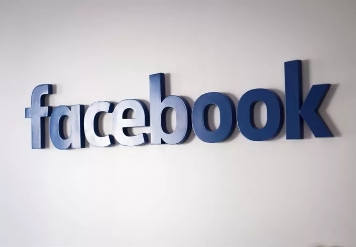 Vista de un logo de Facebook.