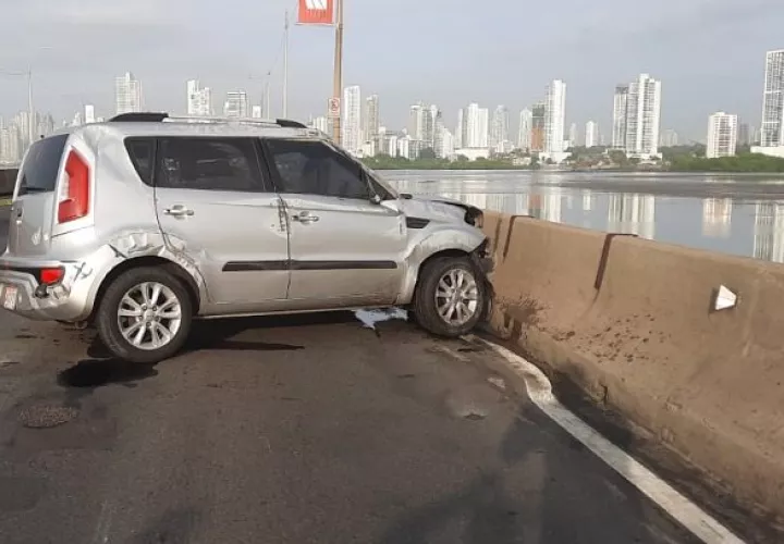 El vehículo se estrelló en el corredor sur.