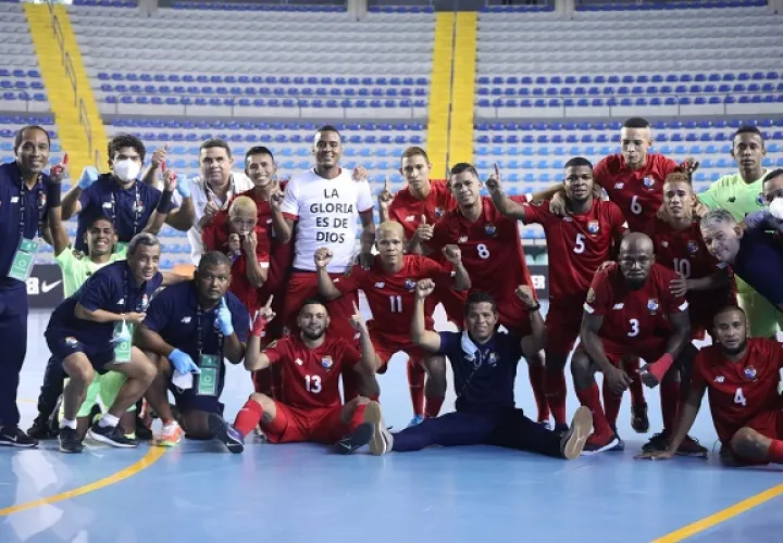 Jugadores panameños festejan su pase a Lituania. Foto:Fepafu