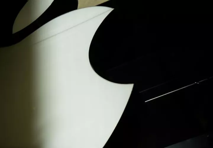 Fotografía del logotipo de Apple en Sídney (Australia). Foto:EFE