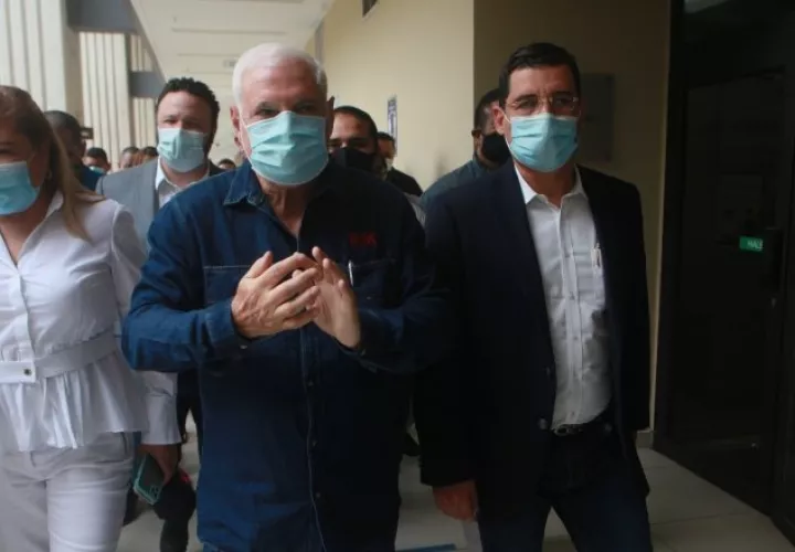 Ricardo Martinelli acusó al vicepresidente José Gabriel Carrizo y a la magistrada María Eugenia López por los abusos en su contra. 