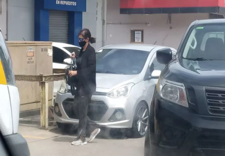Imagen de la vicealcaldesa cuando acudió al Instituto de Medicina Legal y Ciencias Forenses. 