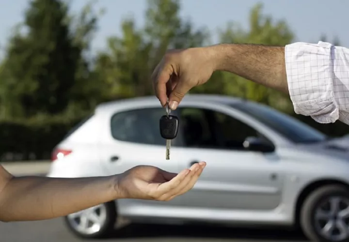 En la actualidad a los panameños les cuesta adquirir un carro nuevo y hasta de segunda por la cantidad de requisitos que deben cumplir. Tomada de Internet