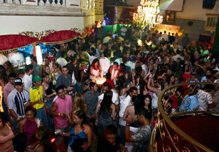 Las discotecas, bares y bailes populares podrán contar con el 100% de aforo, siempre y cuando cumplan con lo exigido. Foto: Grupo Epasa